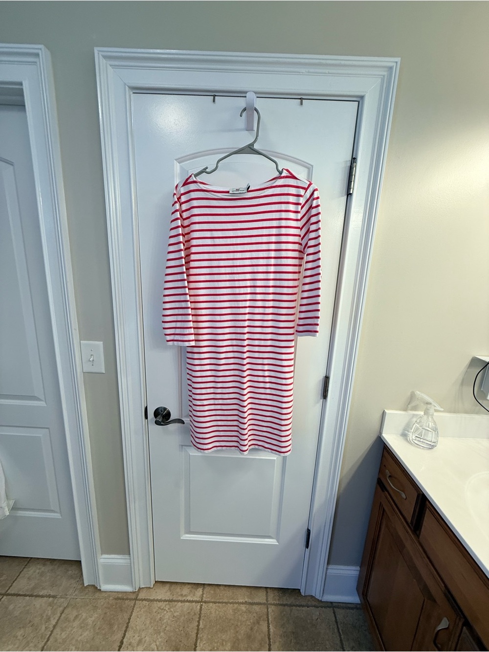 Vineyard Vines Womenโs Red & White Striped Casual Knit Dress